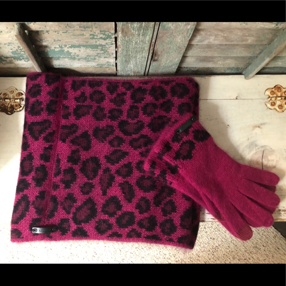Coach Leopard Scarf & Matching Gloves
